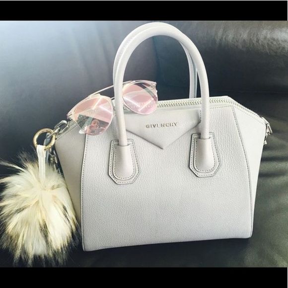 Givenchy Antigona Small Sugar Goatskin - Picture 13 of 15